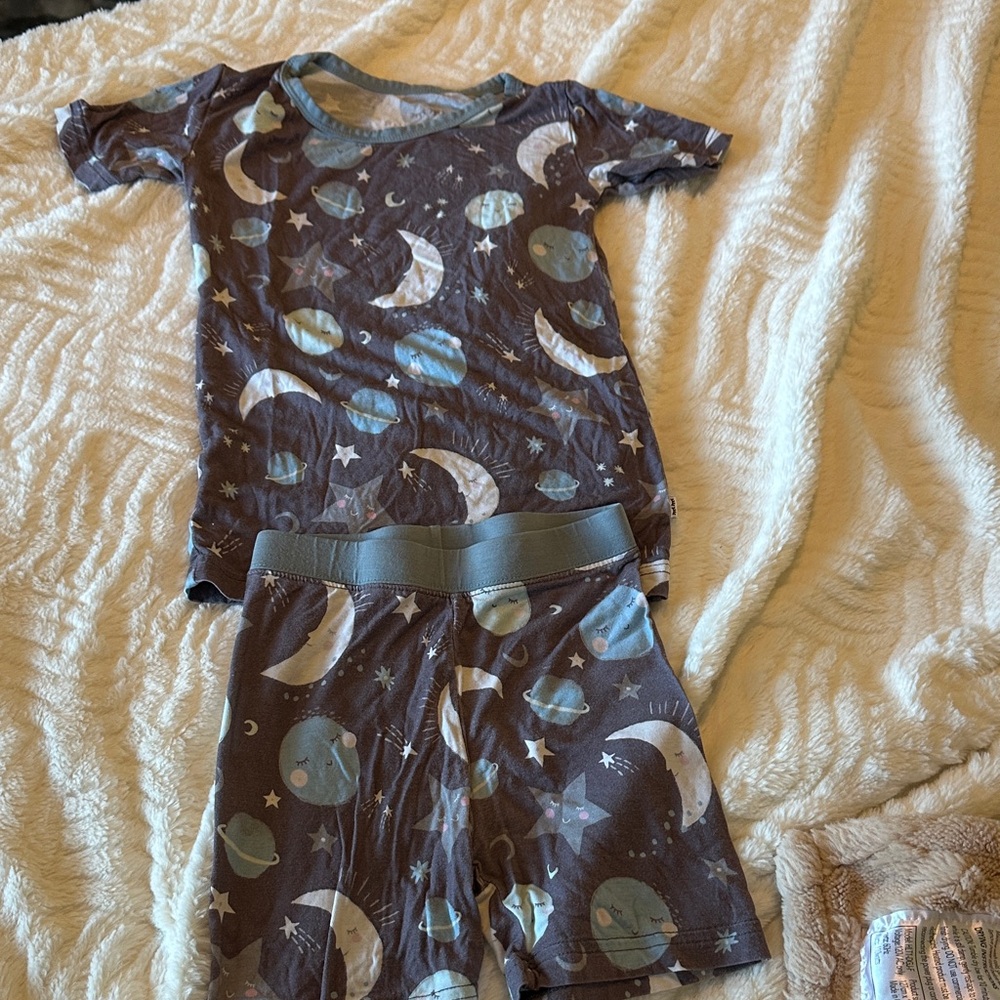Little Sleepies VERY GOOD sun moon and star short set